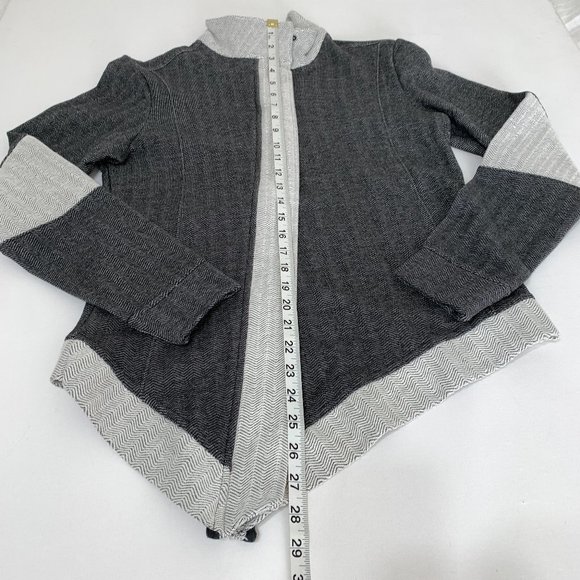 Puma NWT Womens M Gray Long Lifestyle Asymmetrical Herringbone Full Zip Jacket - Picture 16 of 16